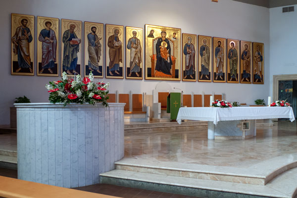 Altare della Chiesa di San Timoteo, Parrocchia a Casal Palocco Roma